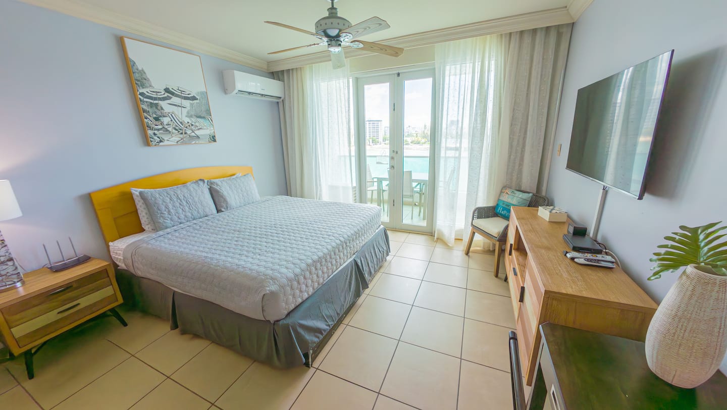 Manatee Suite with a king bed and ocean view
